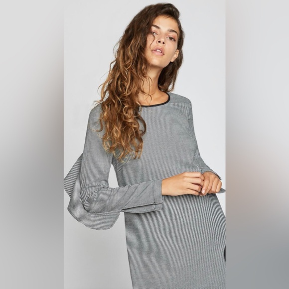 DRESS - Women's BCBGeneration Black/White Houndstooth Ruffle Sleeve Mini Dress. - Picture 3 of 16